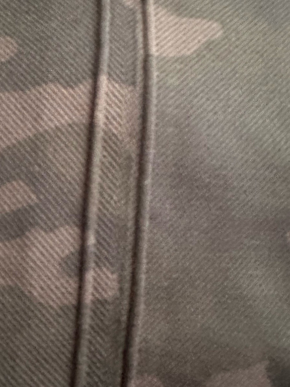 SPANX: LOOK AT ME NOW SEAMLESS LEGGINGS - BLACK CAMO - Picture 7 of 10